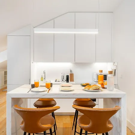 Whome Top-floor In Prime Location *