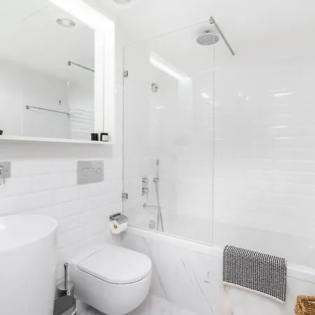 Апартаменты Whome Top-floor In Prime Location *