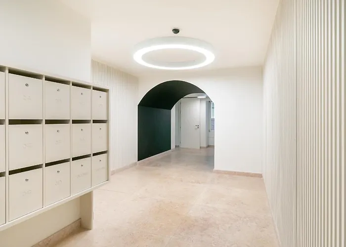 Whome Top-floor In Prime Location