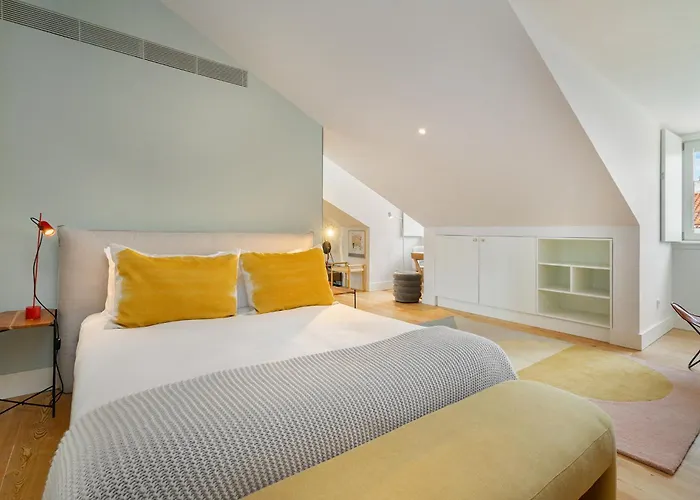 Whome Top-floor In Prime Location Apartmán Lisboa