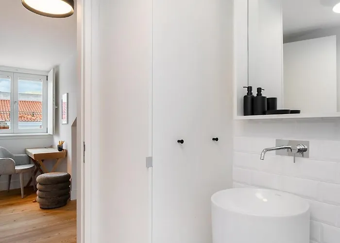 Whome Top-floor In Prime Location Lisboa